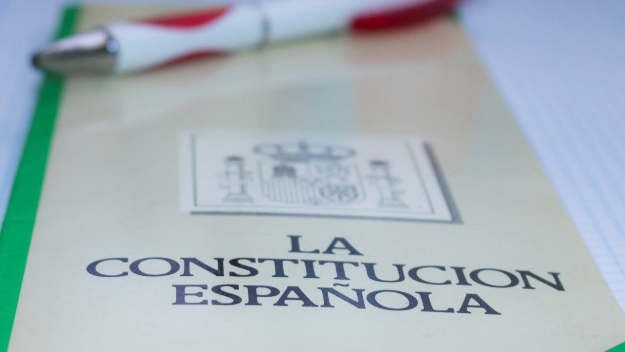 https://blog.ruralvia.com/wp-content/uploads/2024/01/01DIC_Cuando-se-aprobo-Constitucion-Espanola-1978-1280x720.jpg